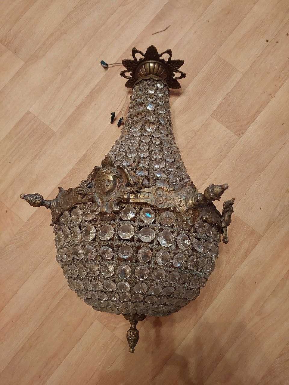 Продам люстру б/у