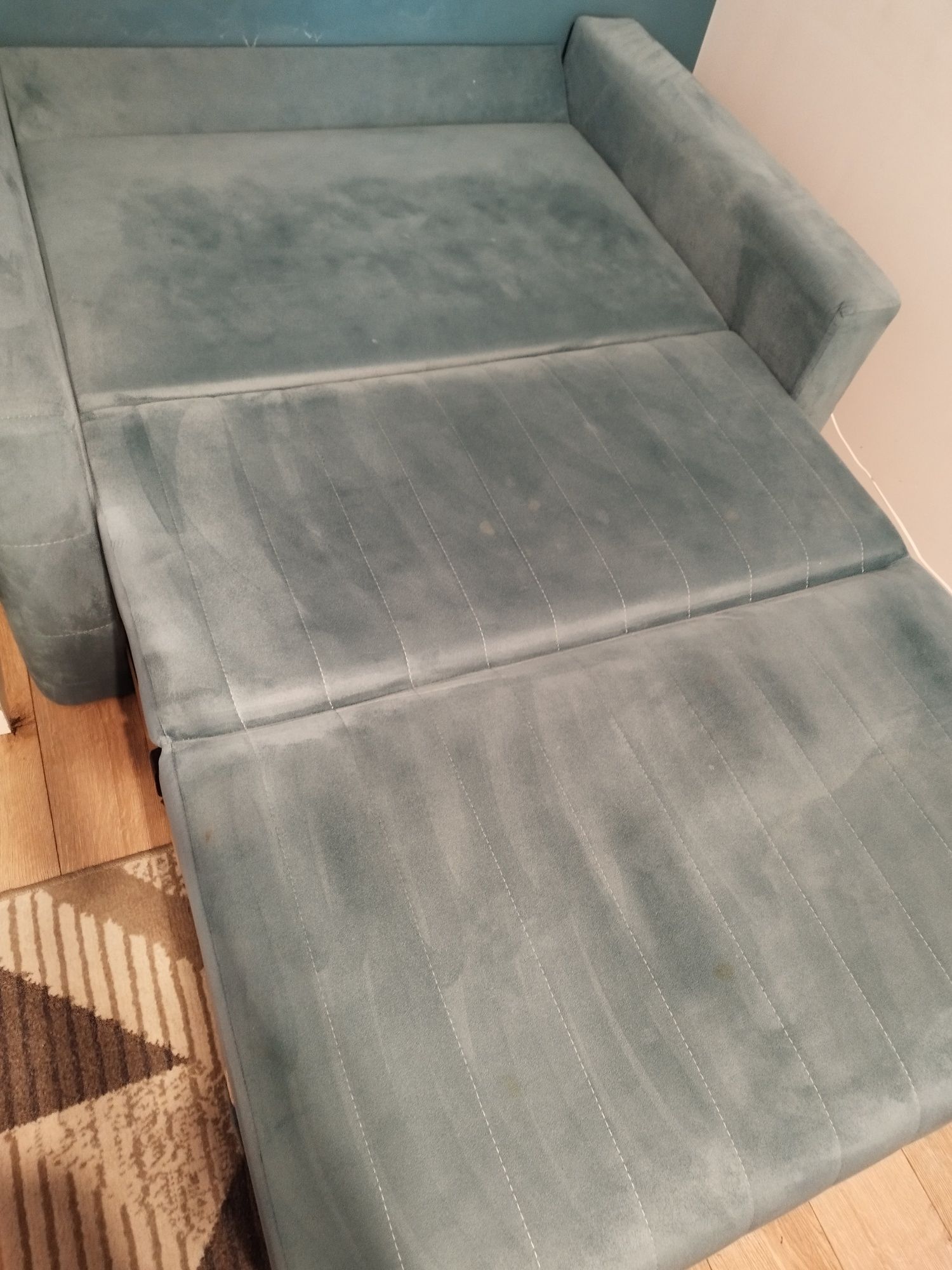 Sofa dwuosobowa Amerykanka Domo 2 Funkcja spania pojemnik na pościel.