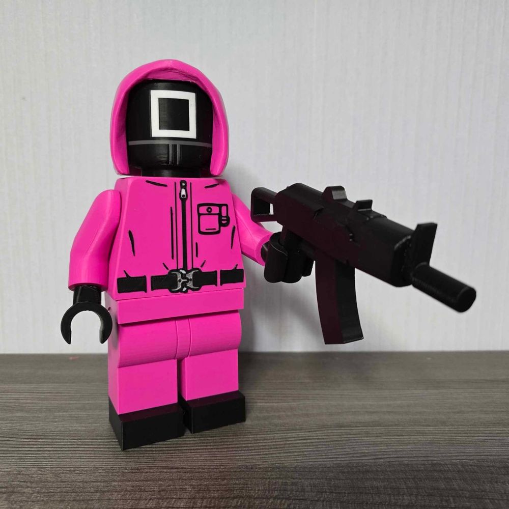 Figurak Strażnik Squid Game Kwadrat Lego XL