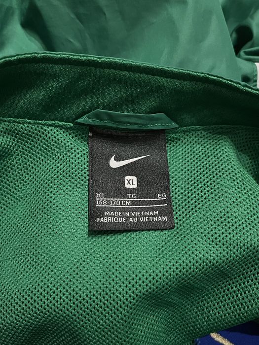 Zielona kurtka wiatrówka Nike