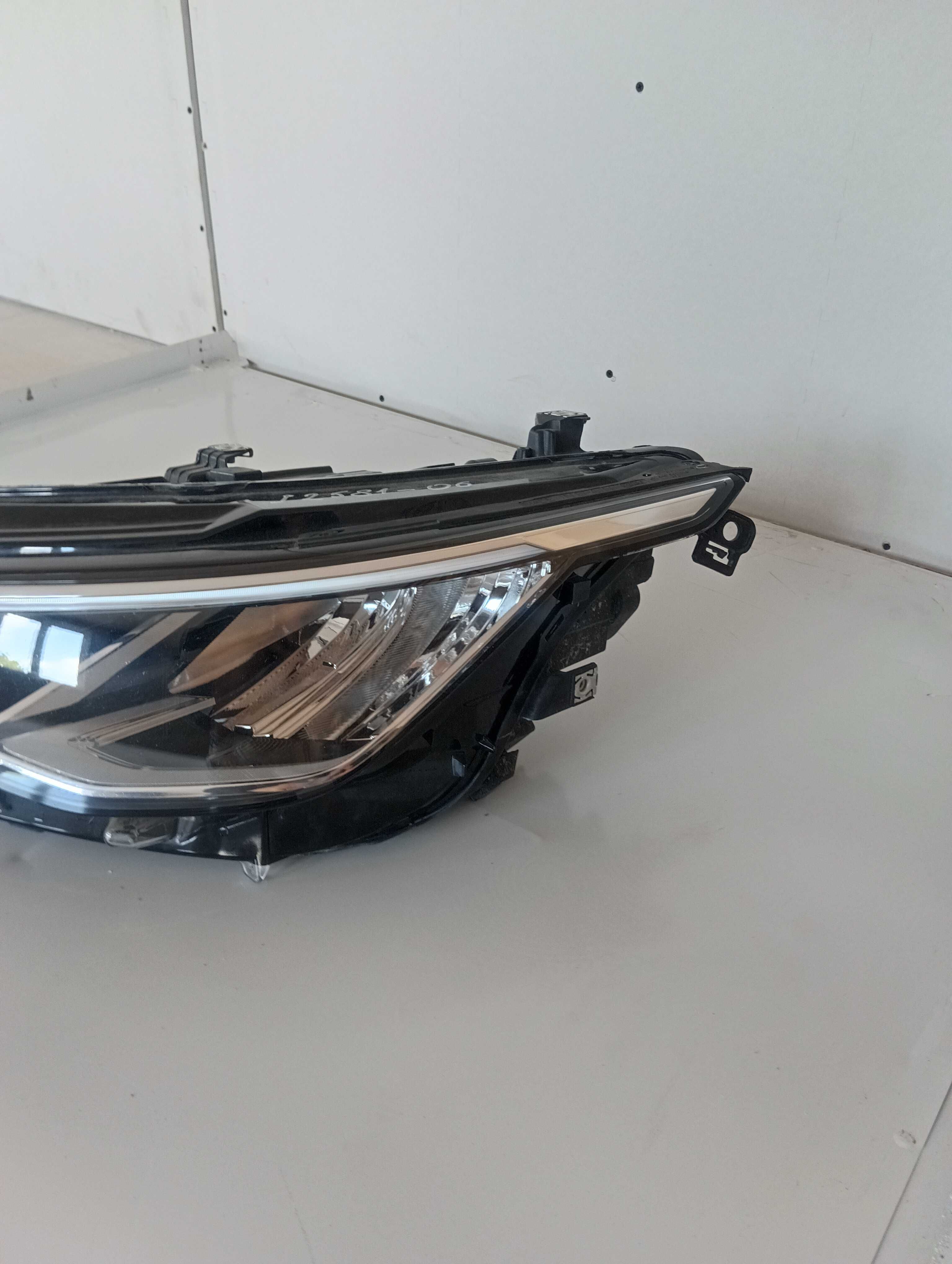 Lampa Reflektor Przedni Lewy VW Golf 8 Full LED J2581-06