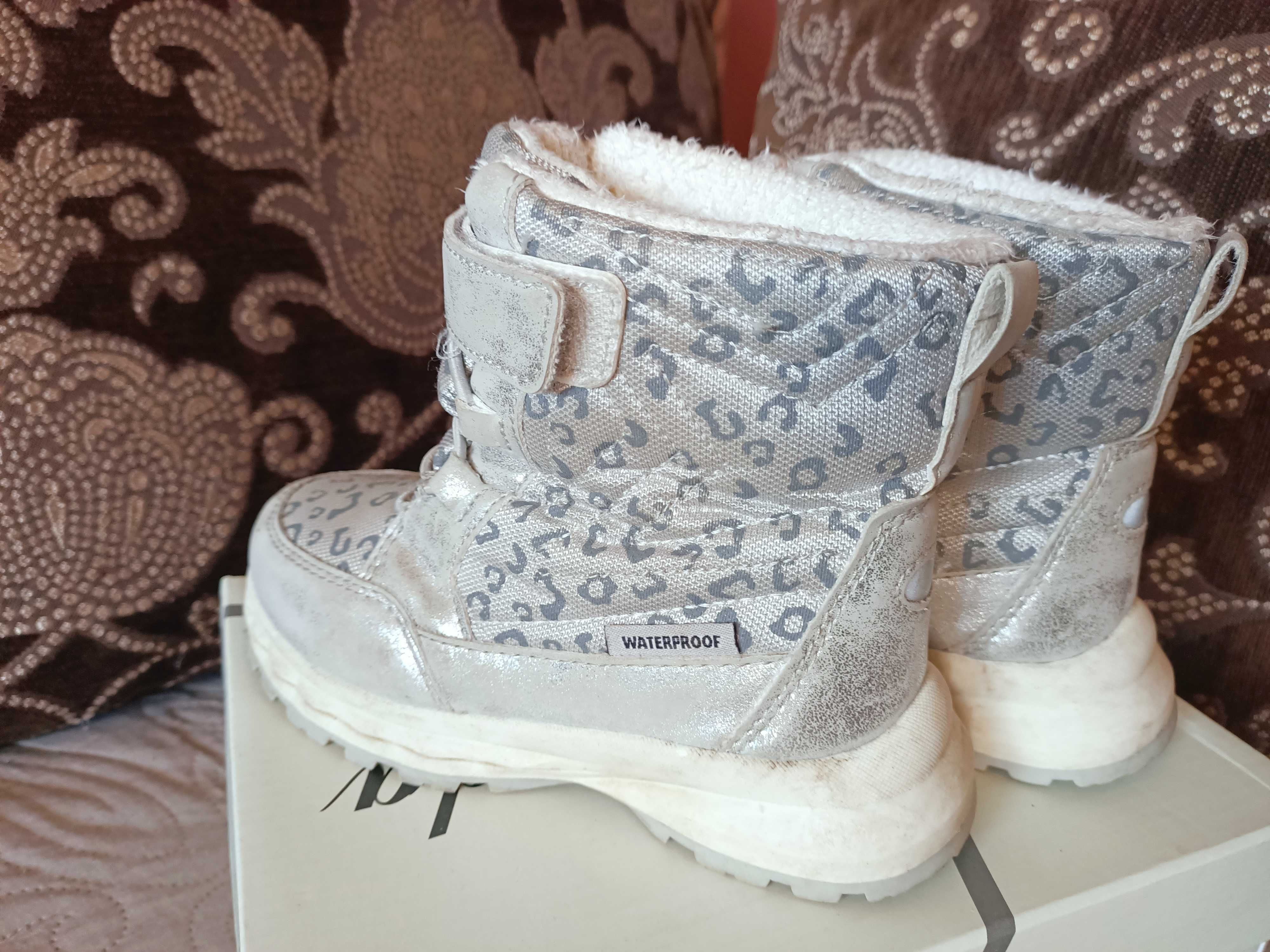 Buty zimowe dziewczęce rozm. 28