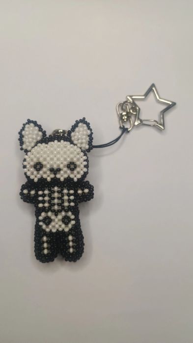 Кото-скелет із бісеру