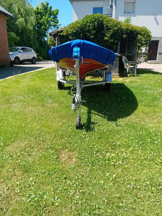 Łódź wędkarsko turystyczna z przyczepą i silnikami