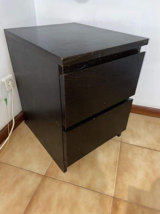 Estante preta + Secretaria e movel preto