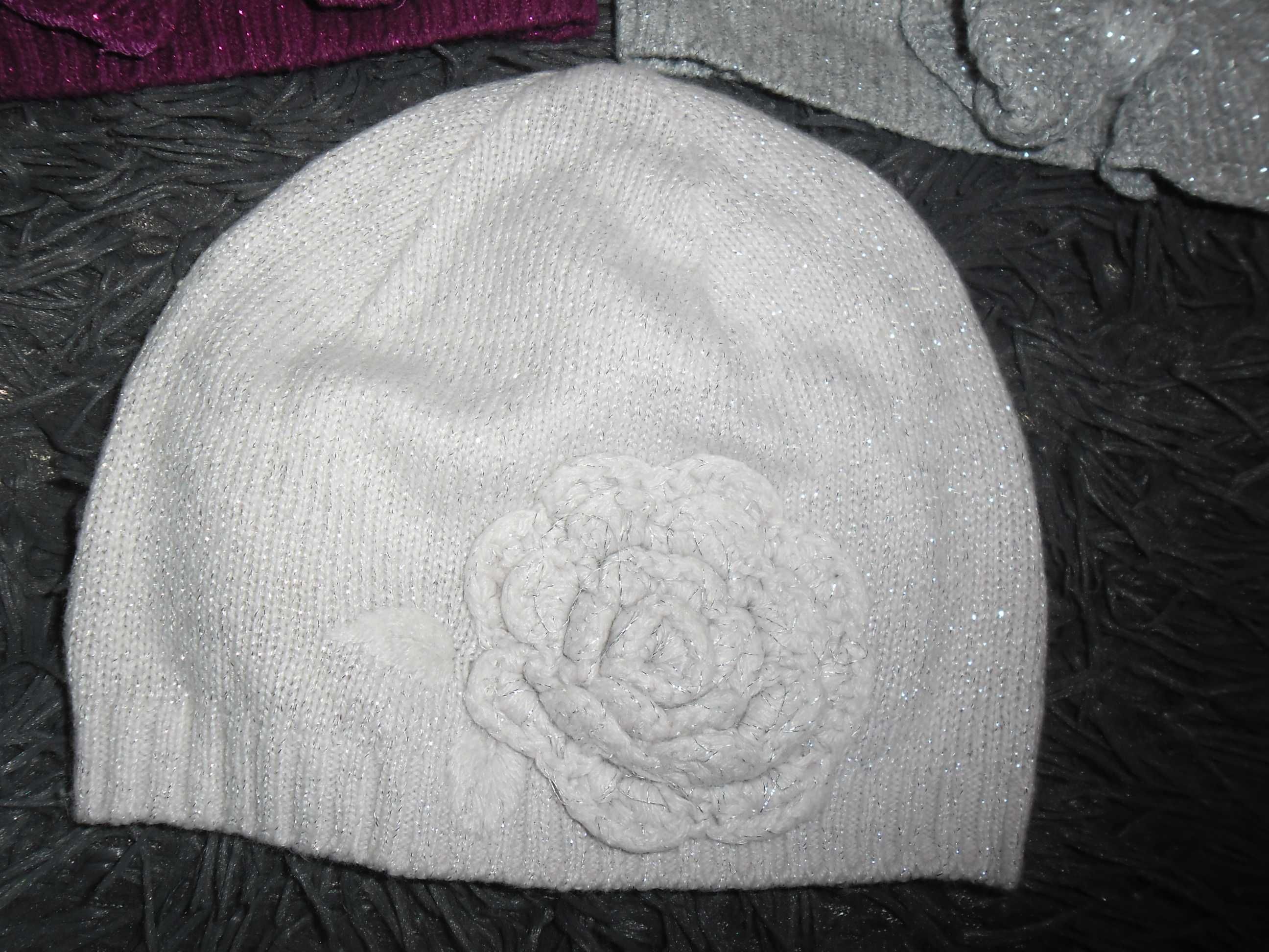 H&M 3 pak czapek z kokarda, z kwiatem srebrna nitka 104/116