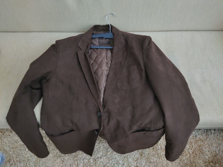Casaco ( blazer)  de homem usado, muito estimado, comuito pouco uso.