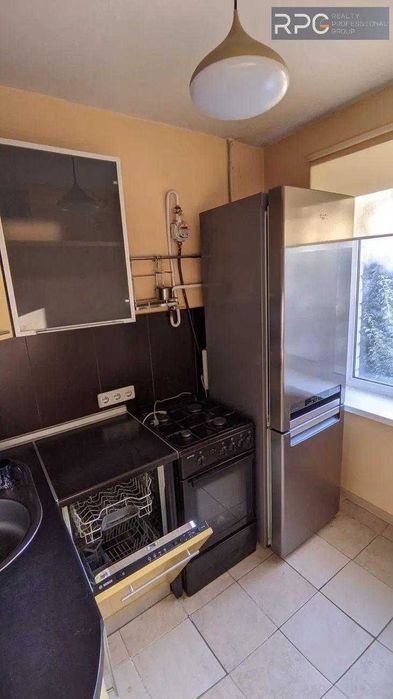 Продам 2к квартиру Печерськ метро Палац України