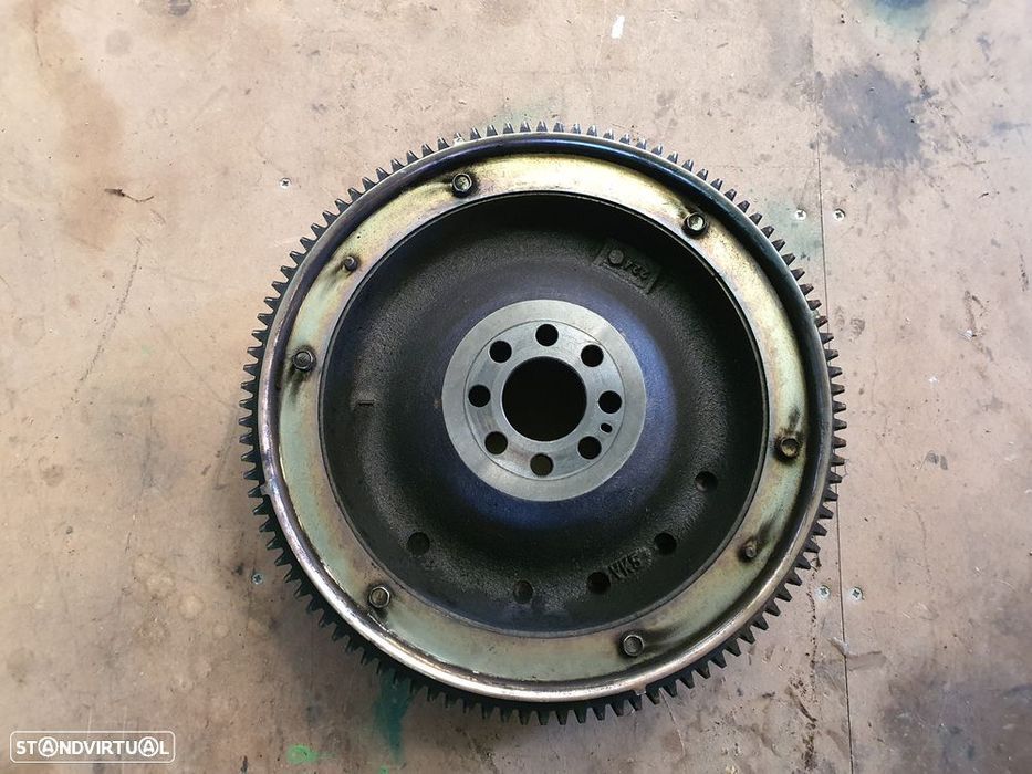Volante do motor Nissan Navara D22 2.5 YD25ddti