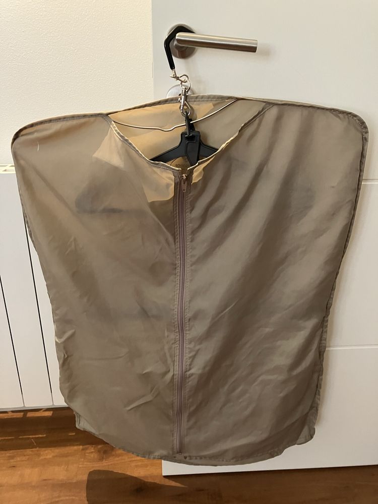 Mala de viagem rigida Samsonite vermelha com porta fatos