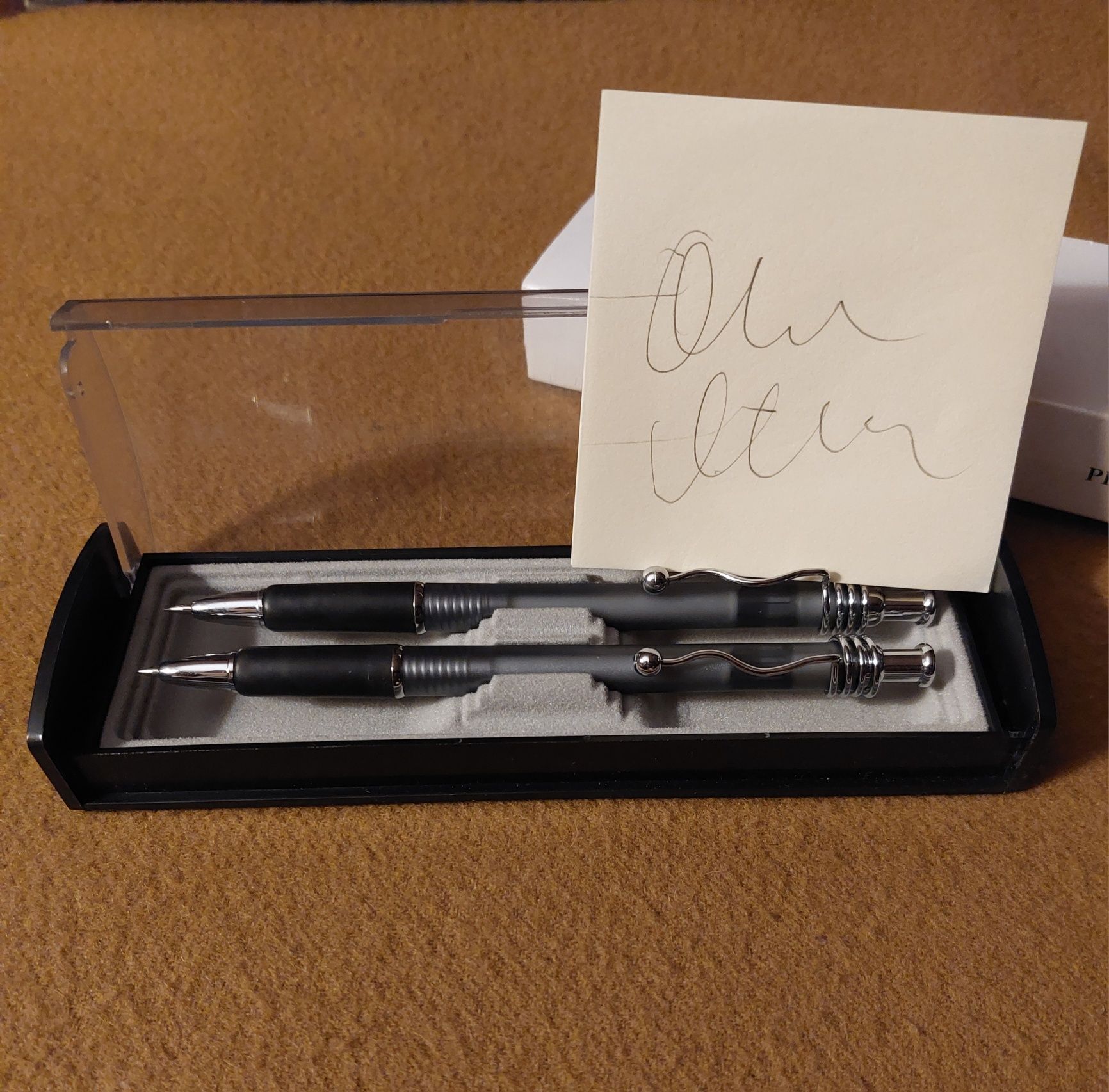 2 eleganckie długopisy w pudełku