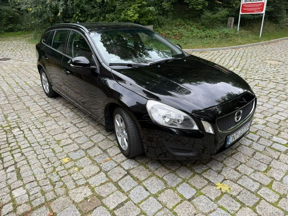 Volvo V60 • Podgrzewane fotele • Parktronik • Bezwypadkowy • Zarejestrowany •