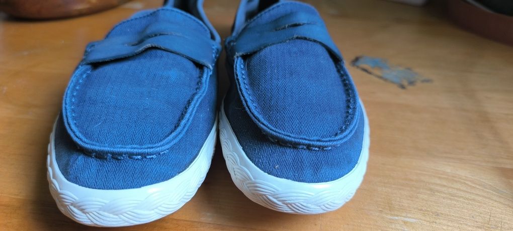 Mokasyny z materiału Lacoste