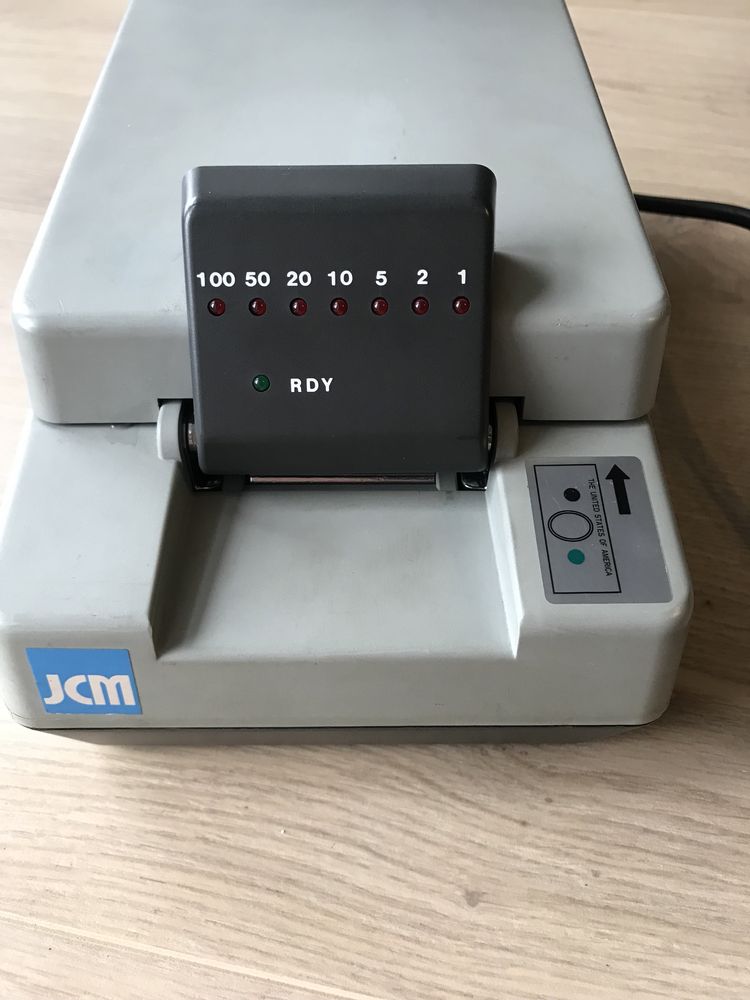 Детектор банкнот JCM