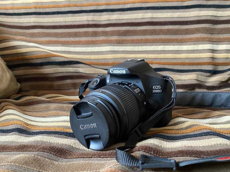 Câmara Canon EOS 2000D + Lentes 18-55mm e 50mm + Mala + Cartão 16GB