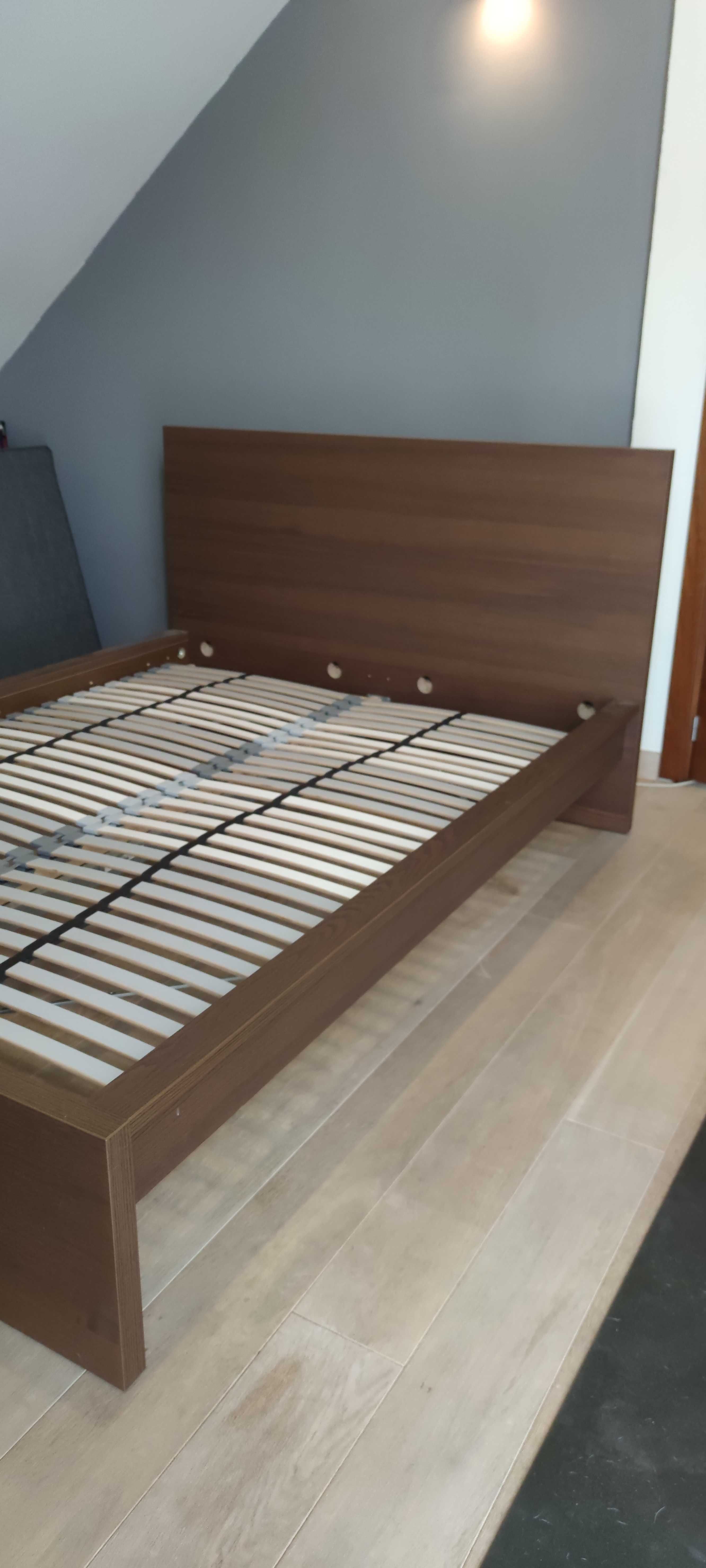 Łóżko Malm  Ikea 140 cm orzech