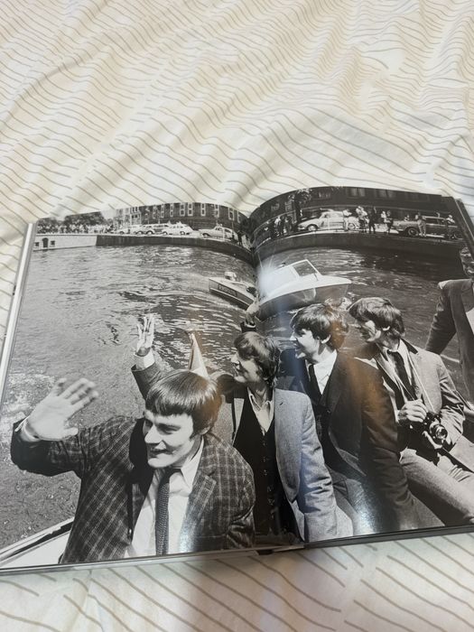 Harry Benson The Beatles on the road 64-66 TASCHEN