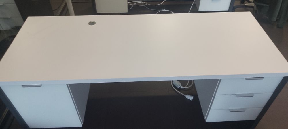 Biurko z szkłem mat biało - szare okazja