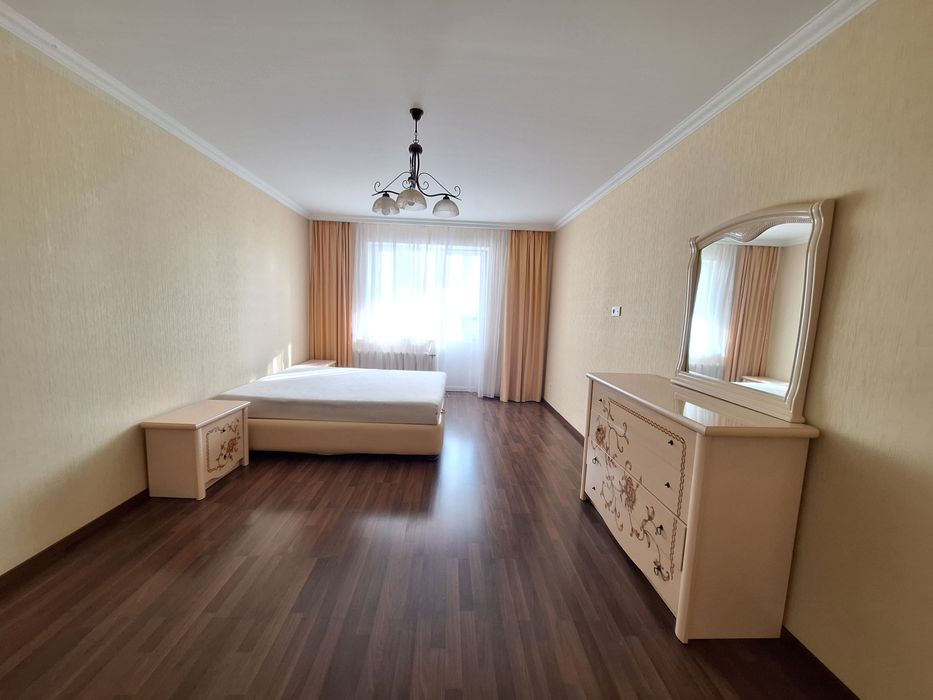 3-кімнатна 108 м УКОМПЛЕКТОВАНА меблями та технікою на К.шляху 1Д