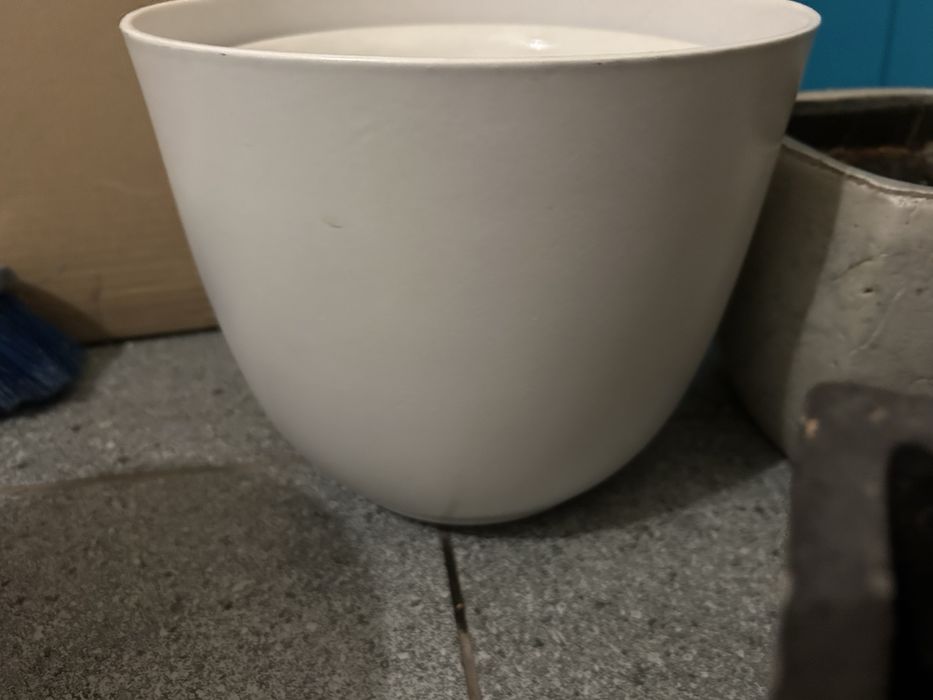 Donica duza biala ceramiczna 2 szt 17 cm wys i 15cm