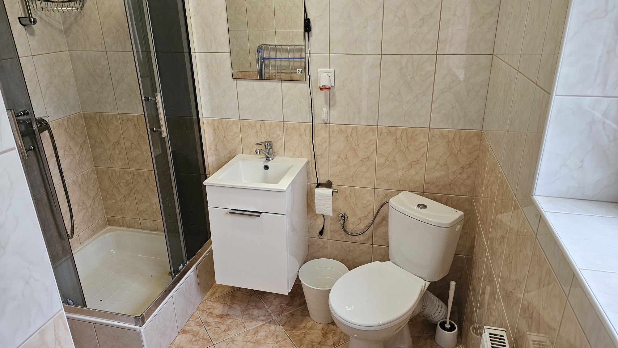 Oferta wynajmu pokoju 2-osobowego ze wszystkimi opłatami