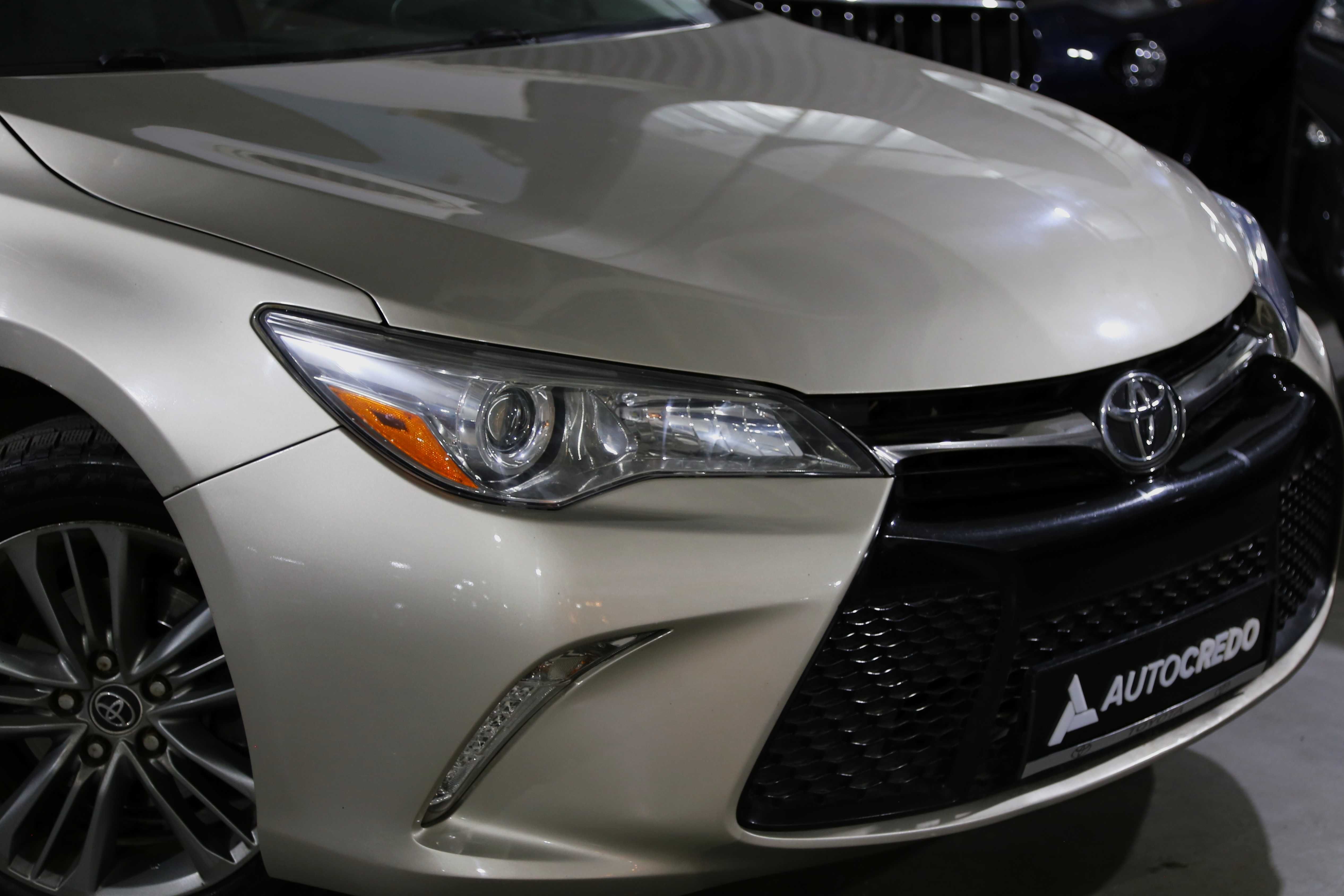 Toyota Camry 2014 року