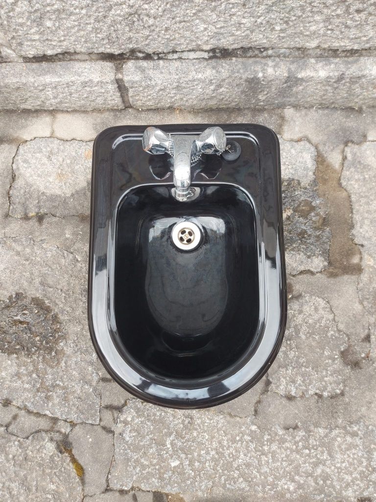 Bidé Indusa preto