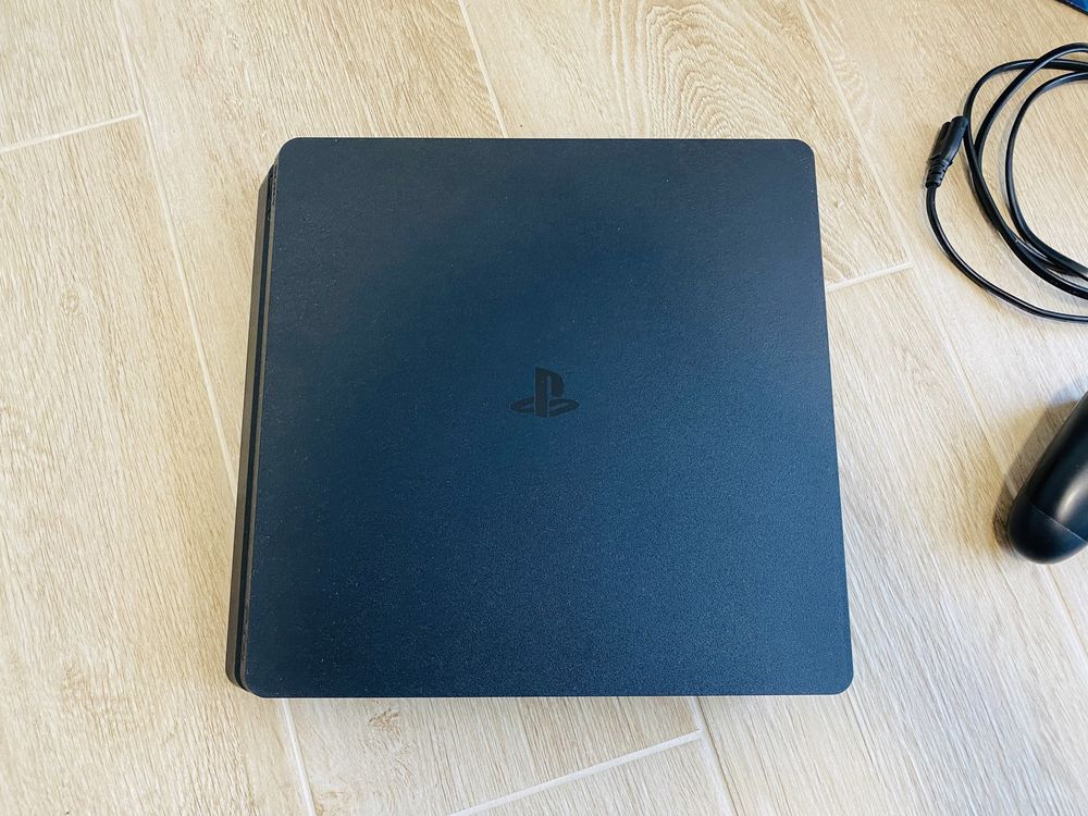 Playstation 4 1TB stan idealny ps4