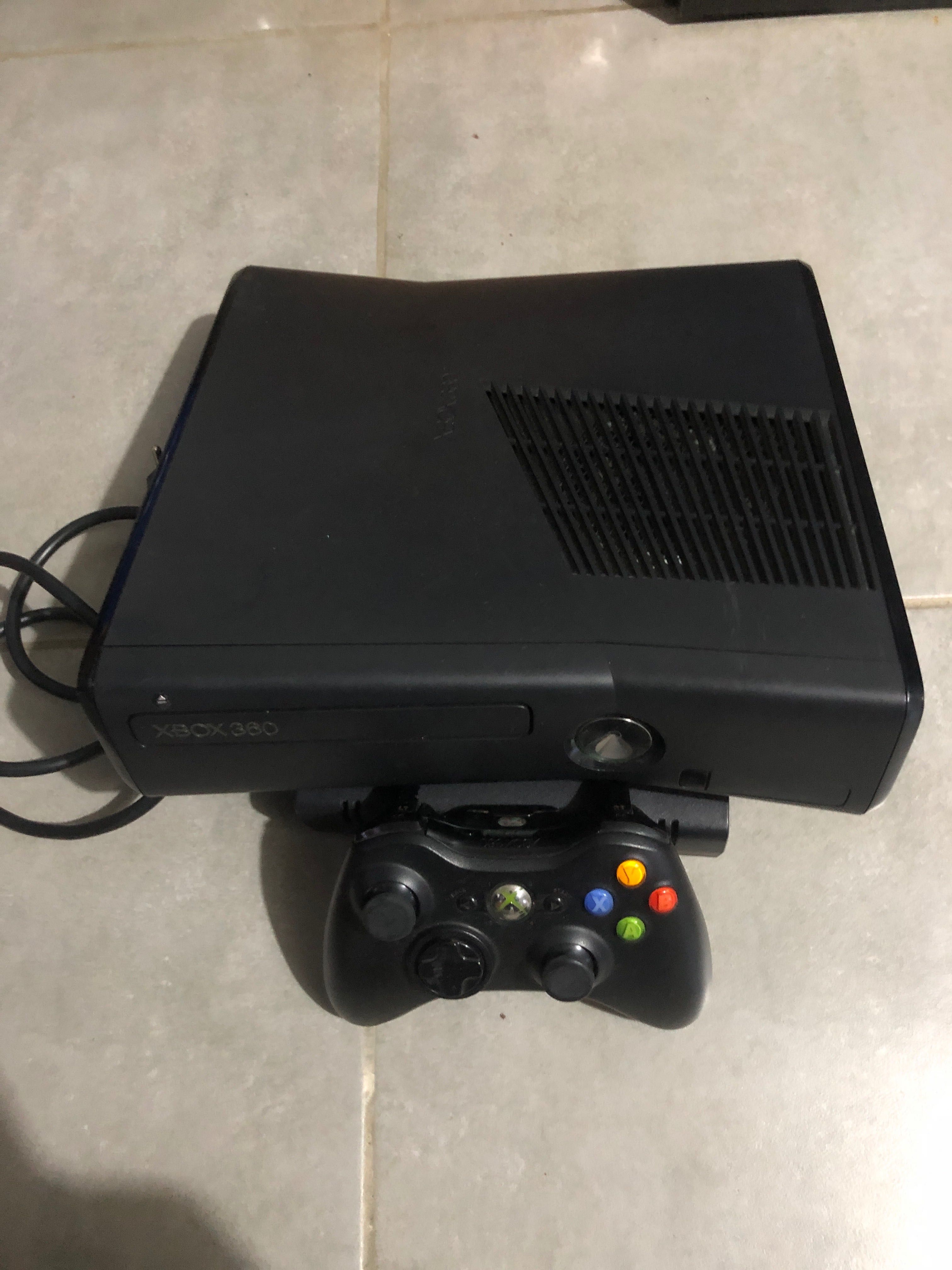 Xbox 360 S Console / Desbloqueada !!