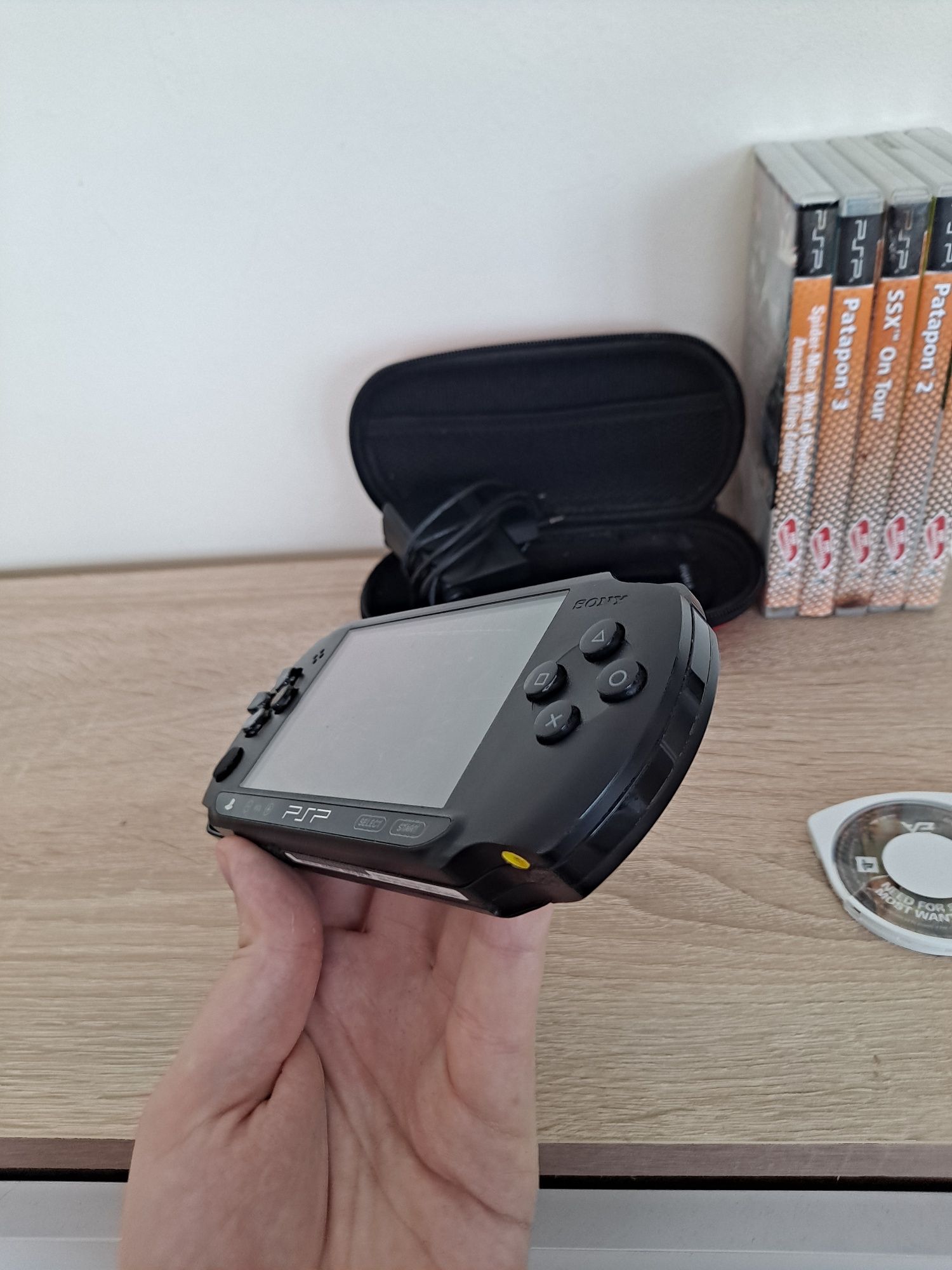 Konsola Sony PSP +Gry i Etui