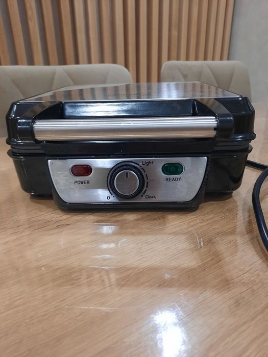 Електро вафельниця