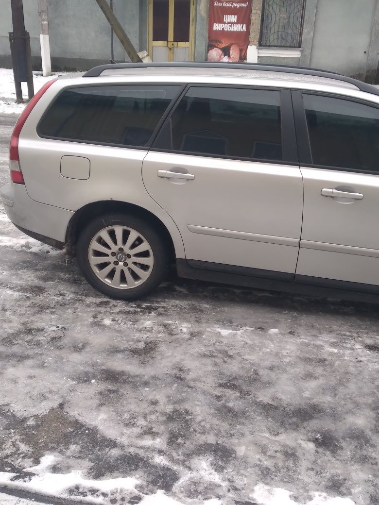 Продам автомобіль Volvo v 50