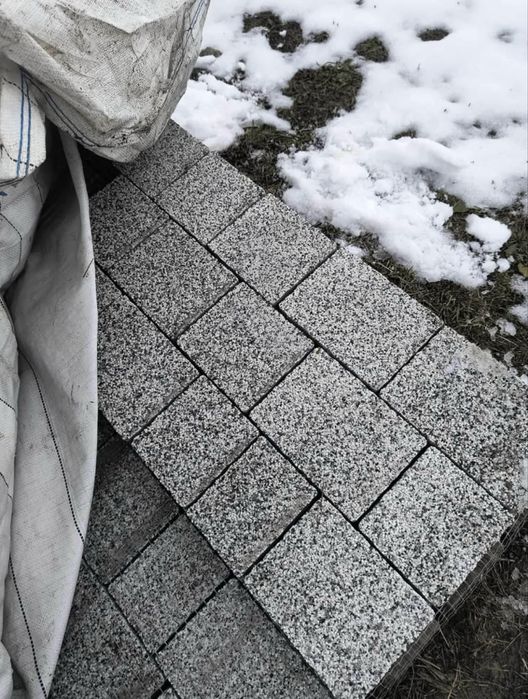 Kostka/obrzeza pozostalości