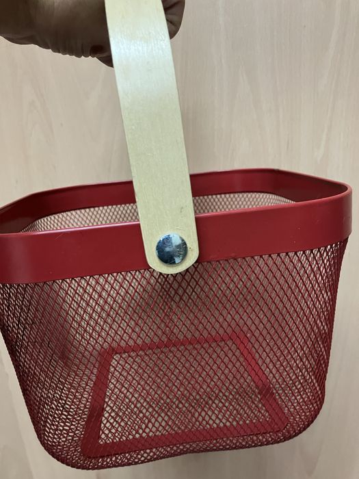 Cesto vermelho ikea 7€ em lisboa