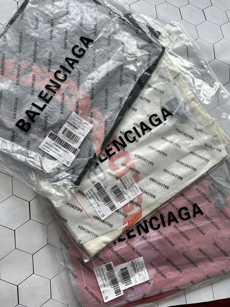 Футболка Balenciaga