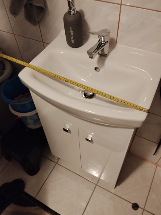 Umywalka łazienkowa z szafką