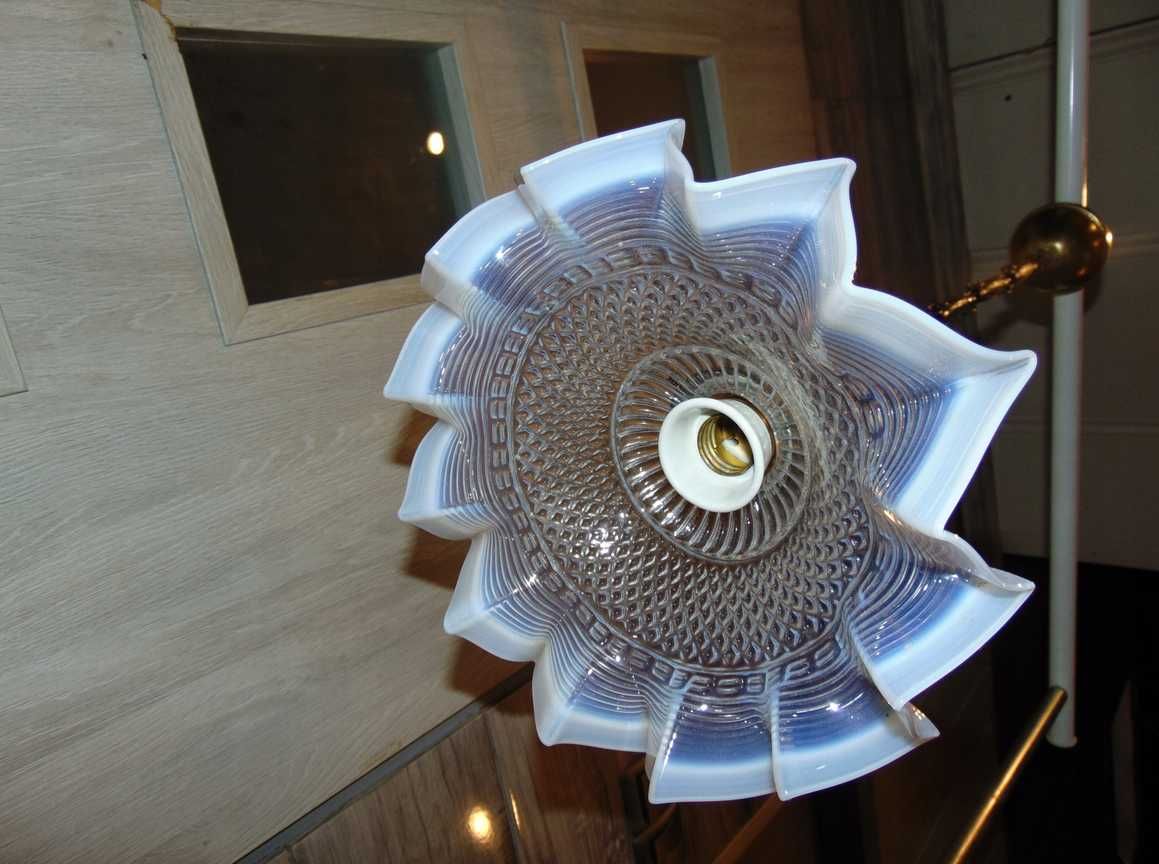 Secesyjna lampa,zwis mosiężny na łuskach wys.68 cm