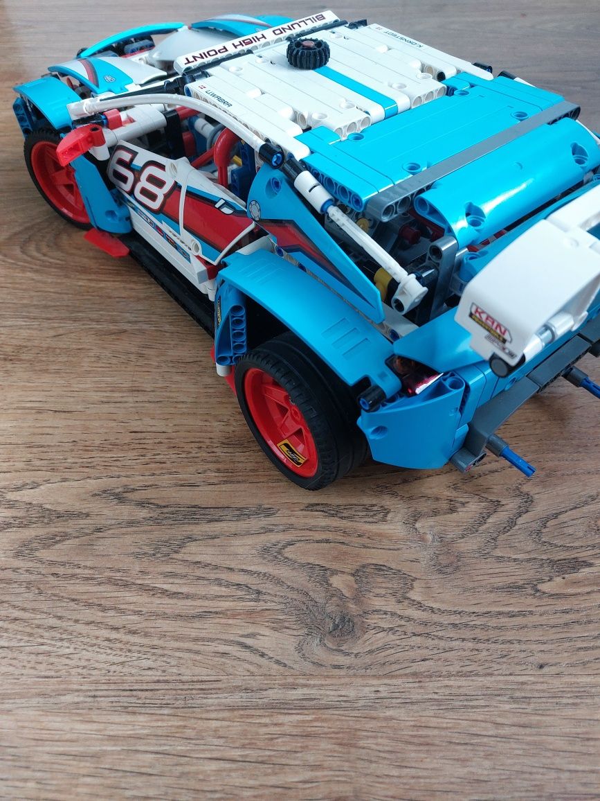 Lego 42077 Technic Niebieska wyścigówka