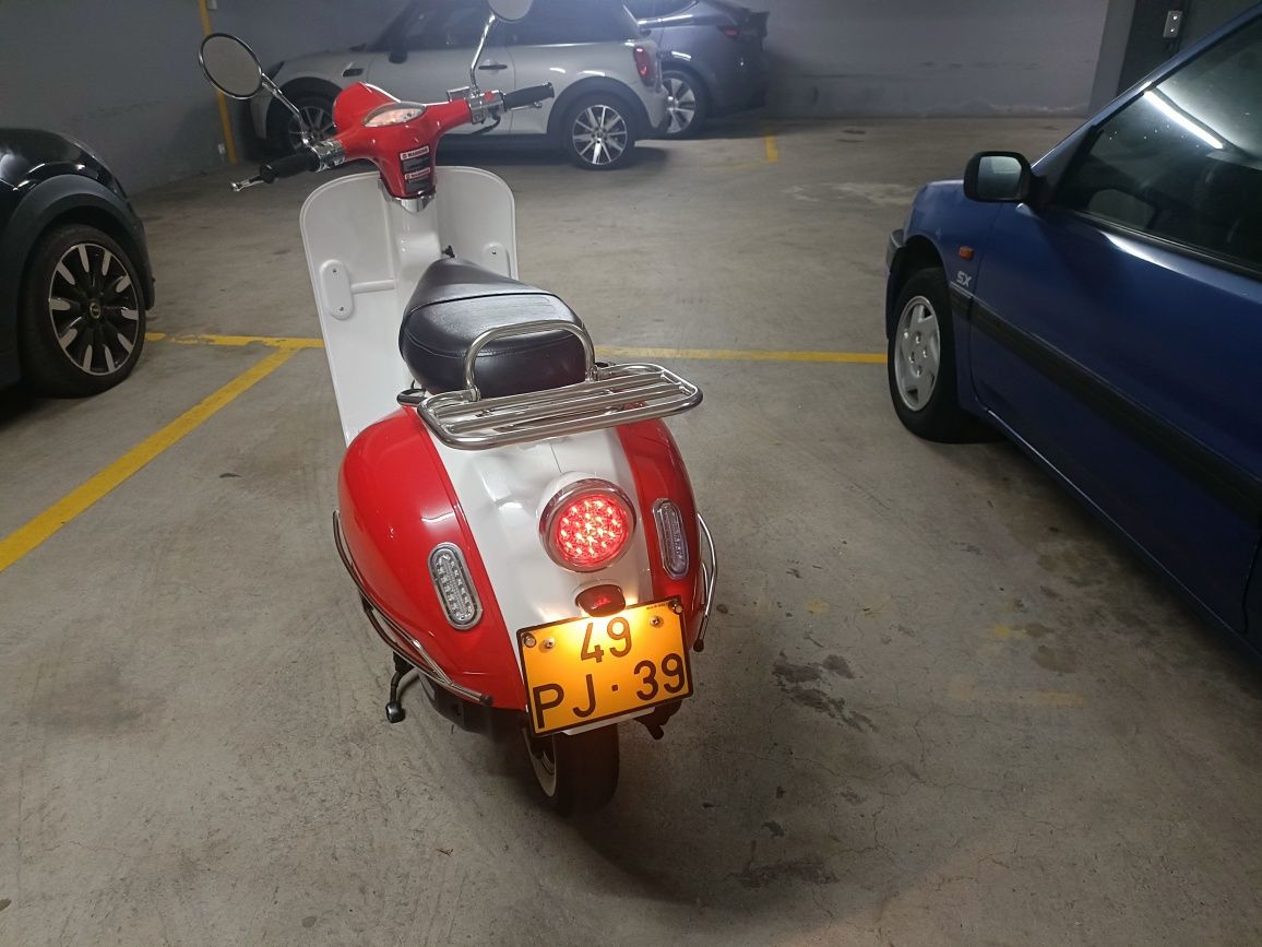 Scooter Ajs modena (estilo vespa)