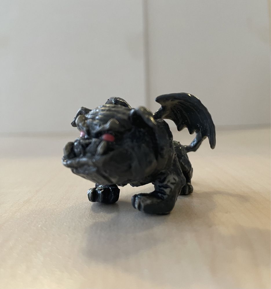 Figurka MONSTER HIGH Clawd Wolf Pet Gargoyle Bulldog Rockseena