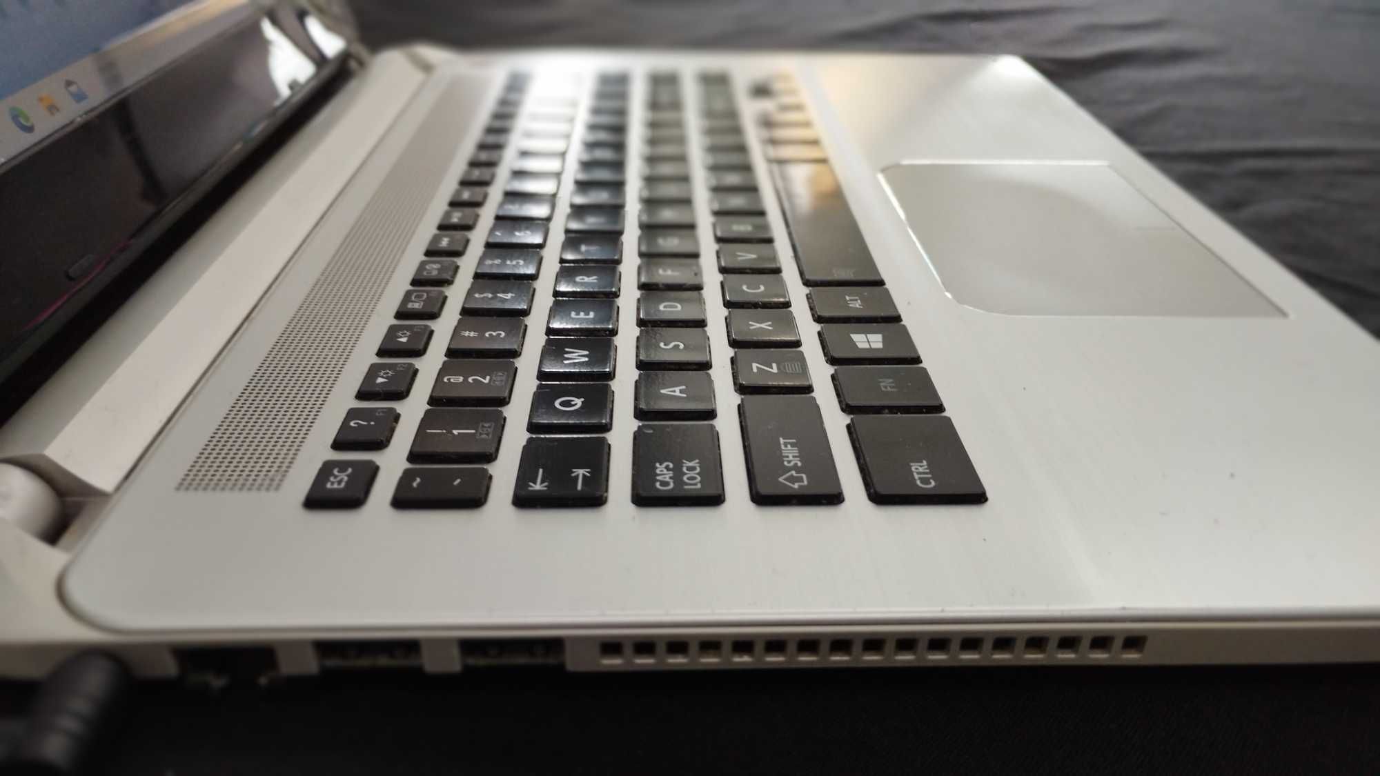 ToshibaE-45 Alumínio INTEL i5 8GbRAM 750GBHDD WIFI Webcam