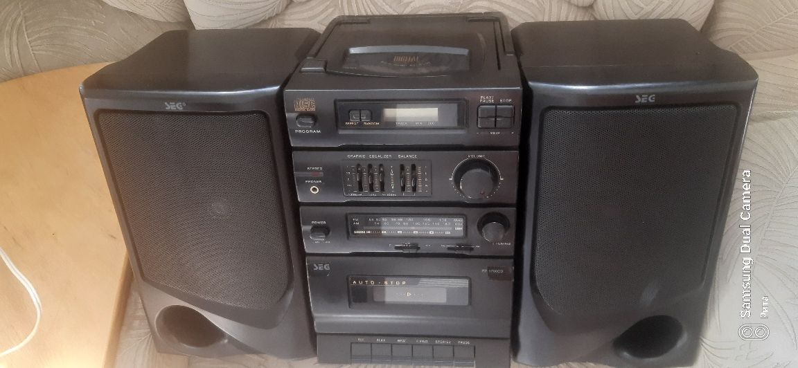 музыкальный центр SEG CD radio касета рабочий (не совсем)