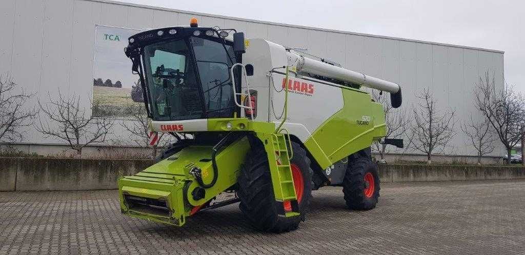 Зернозбиральний комбайн Claas