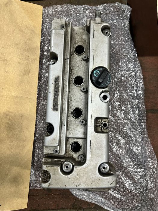 Клапанна кришка Accord CR-V K20Z24 K20Z2