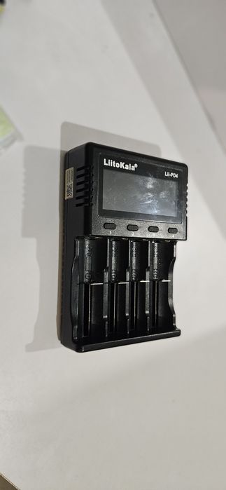 Продам зарядное устройство Litokala Lii PD4