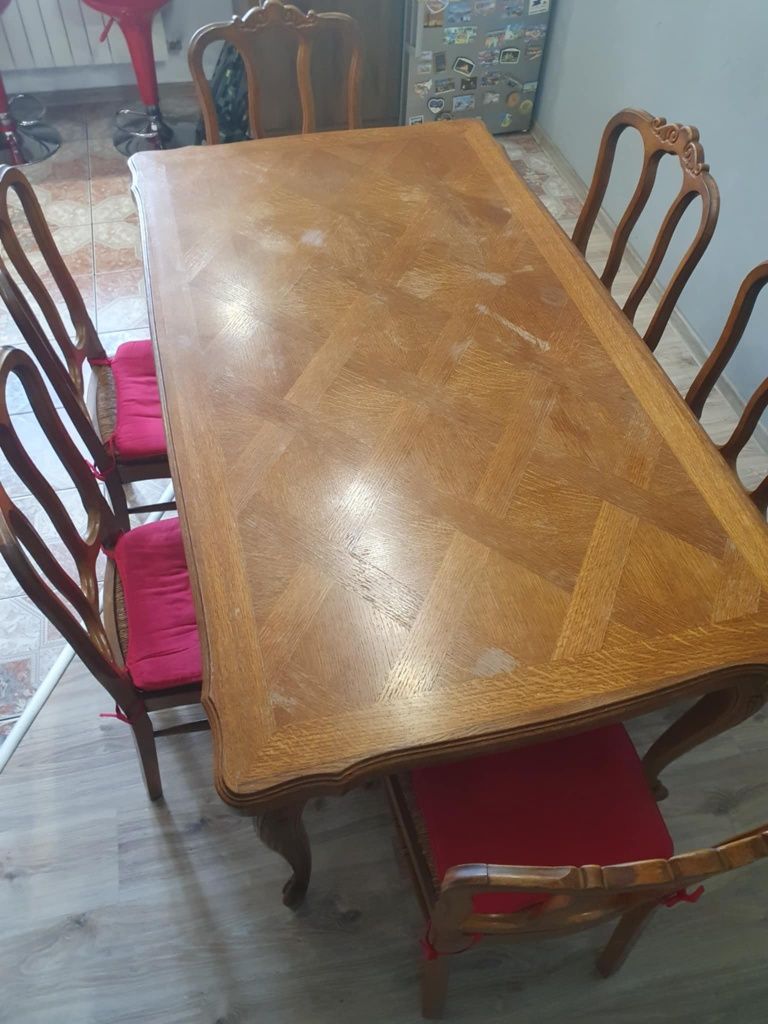 Stół w stylu Ludwikowskim