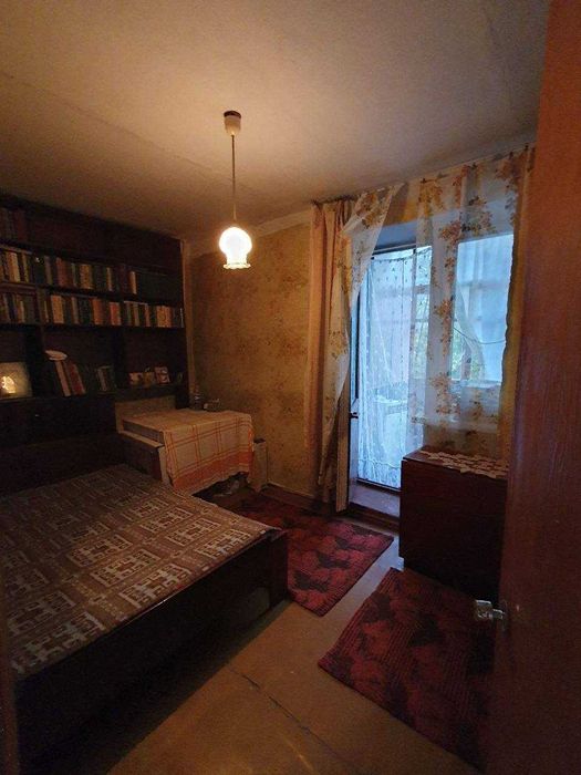 Продається двокімнатна квартира в самому центрі міста