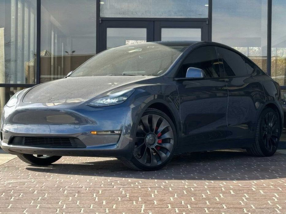 Tesla Model Y Performance      2023