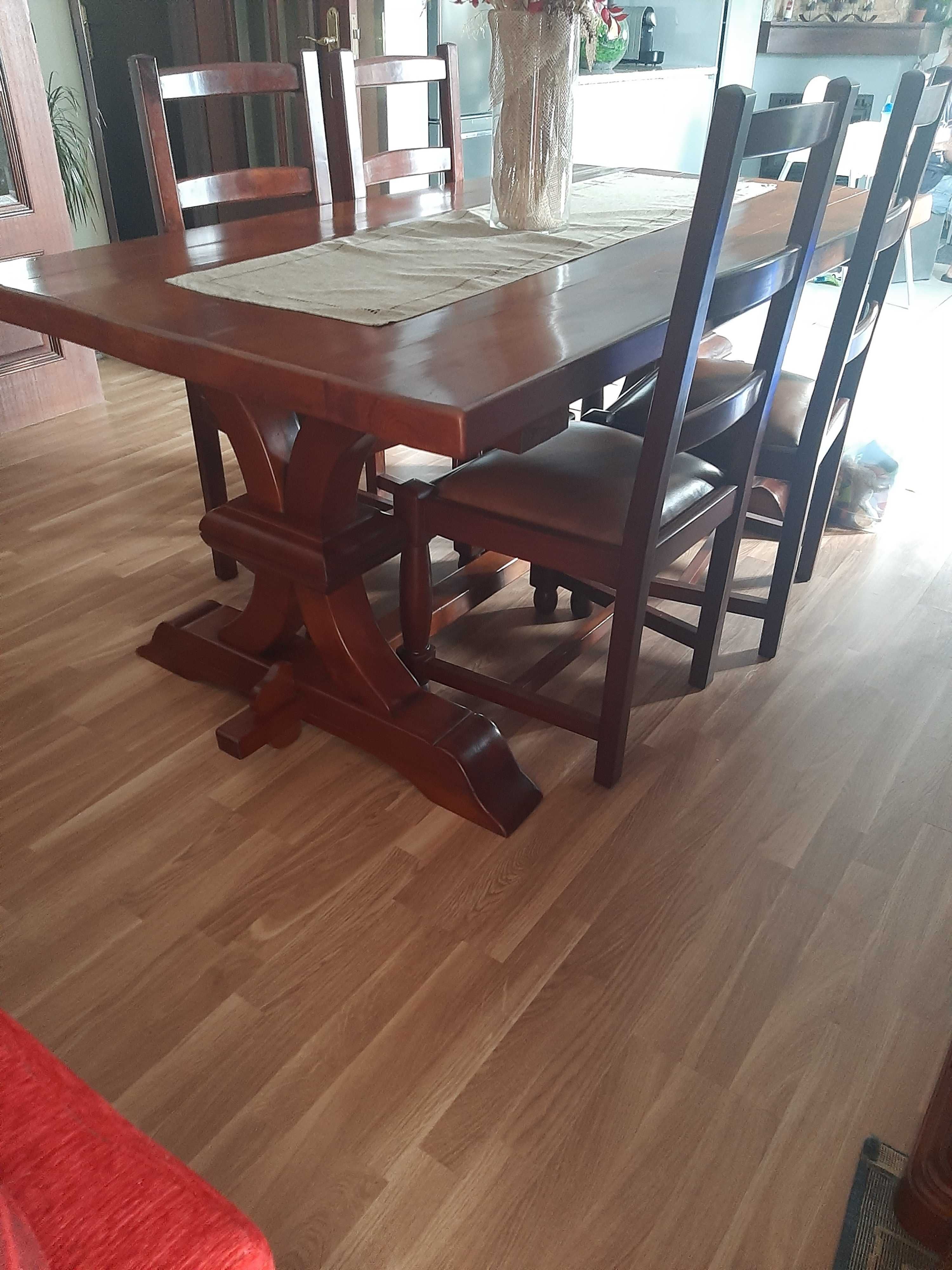 Mobília de sala de jantar em cerejeira