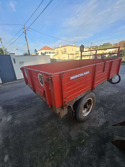 Reboque Tribasculante